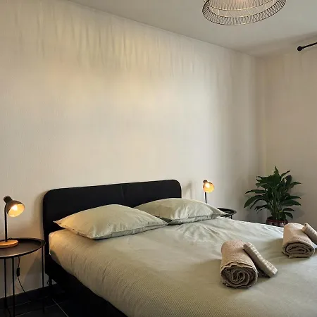 Charming 2-room In Lavandou, Terrace, Parking, Air Conditioning