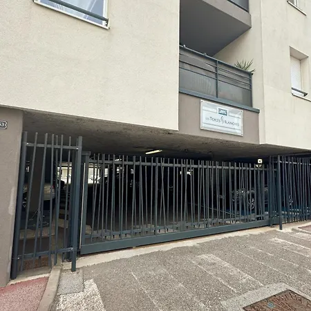 アパート Charming 2-room In Lavandou, Terrace, Parking, Air Conditioning ル・ラヴァンドゥー