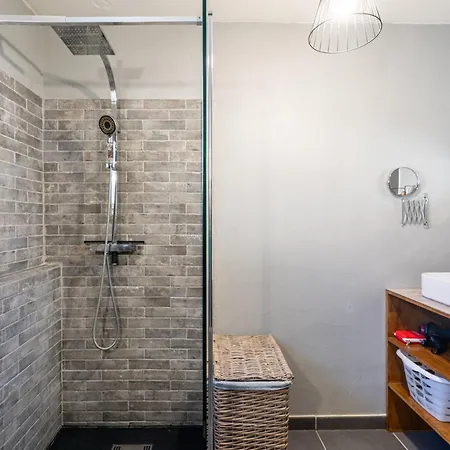 Charming 2-room In Lavandou, Terrace, Parking, Air Conditioning