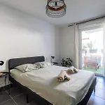 Charming 2-room In Lavandou, Terrace, Parking, Air Conditioning