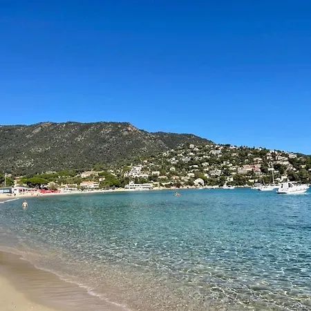 Charming 2-room In Lavandou, Terrace, Parking, Air Conditioning Le Lavandou