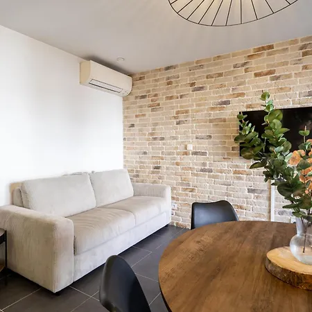 Апартаменты Charming 2-room In Lavandou, Terrace, Parking, Air Conditioning Ле-Лаванду