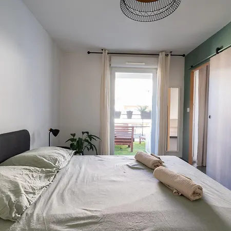 Апартаменты Charming 2-room In Lavandou, Terrace, Parking, Air Conditioning Ле-Лаванду