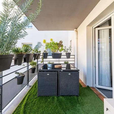 Charming 2-room In Lavandou, Terrace, Parking, Air Conditioning
