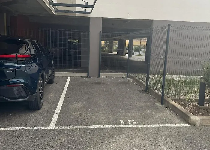 Charming 2-room In Lavandou, Terrace, Parking, Air Conditioning Le Lavandou