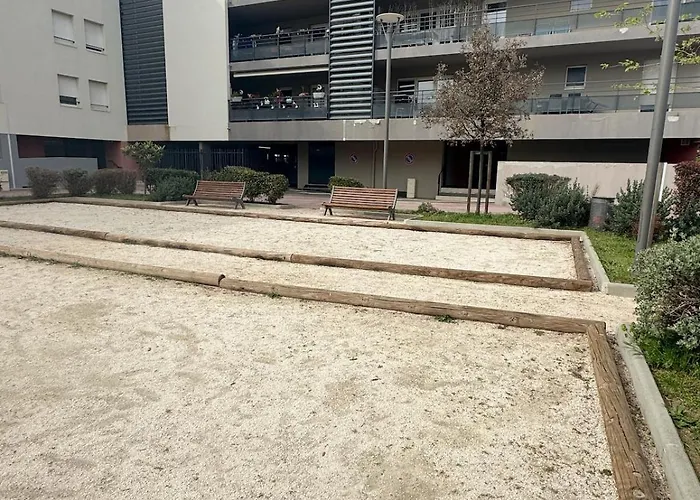 Charming 2-room In Lavandou, Terrace, Parking, Air Conditioning Apartmán Le Lavandou