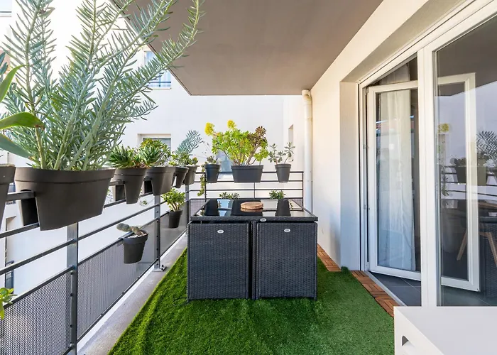 Charming 2-room In Lavandou, Terrace, Parking, Air Conditioning